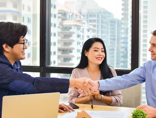 People discussing finance